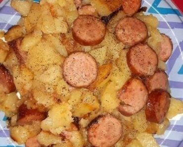 Fried Potatoes and Onions with Smoked Sausage